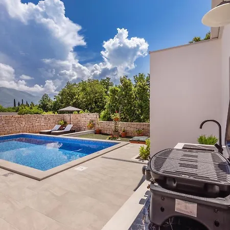 Apartment Holiday Home Doma, Cilipi Near Dubrovnik Exterior photo